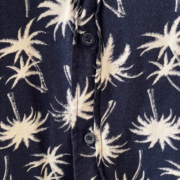 Southhouse Mens Size M Hawaiian Shirt Blue White Palm Tree Rayon Tropical Summer - Picture 6 of 9